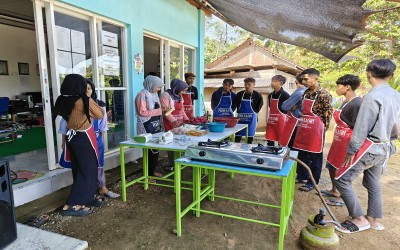 Warga Belajar PKBM Kasih Pacitan Antusias Ikuti Pelatihan Tata Boga